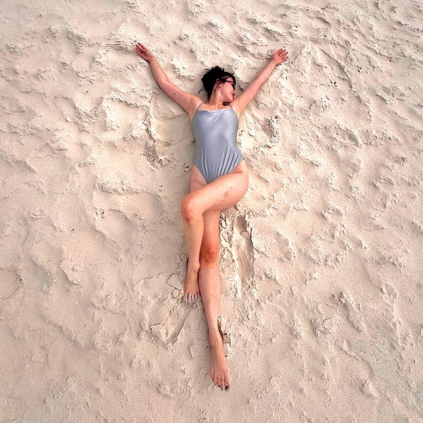 amylouisev instagram image archive image