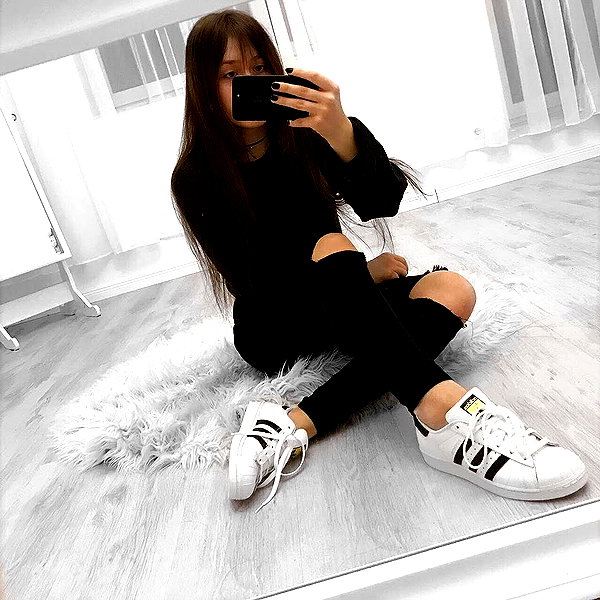andasrose instagram image archive image