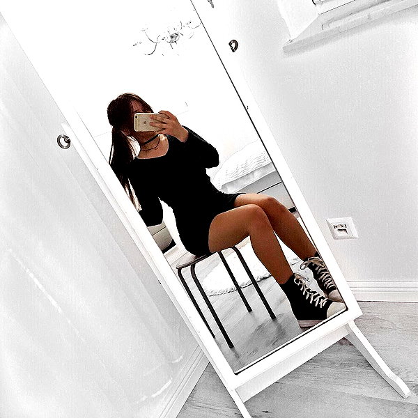 andasrose instagram image archive image