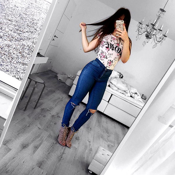 andasrose instagram image archive image