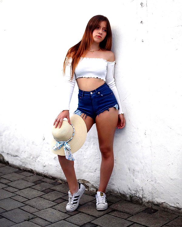 andasrose instagram image archive image