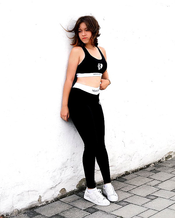 andasrose instagram image archive image