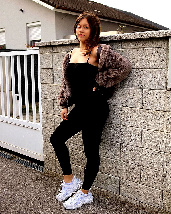 andasrose instagram image archive image