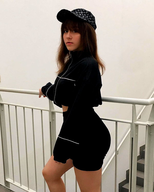 andasrose instagram image archive image
