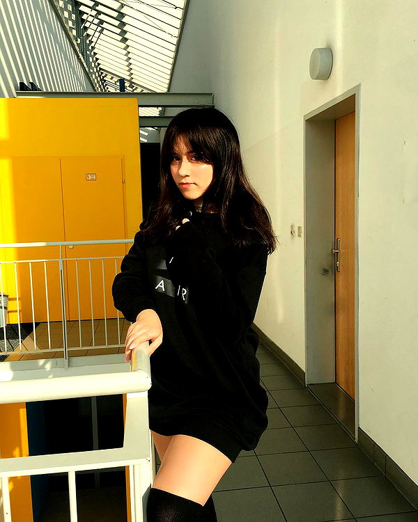 andasrose instagram image archive image