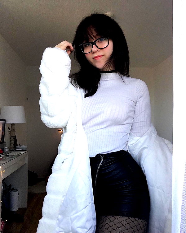 andasrose instagram image archive image
