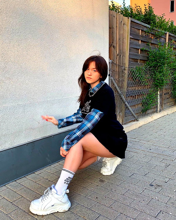 andasrose instagram image archive image
