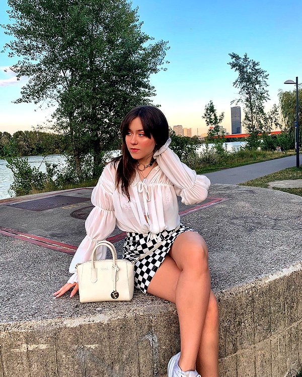 andasrose instagram image archive image