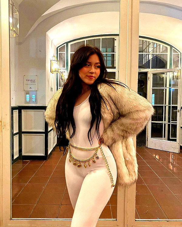 andasrose instagram image archive image
