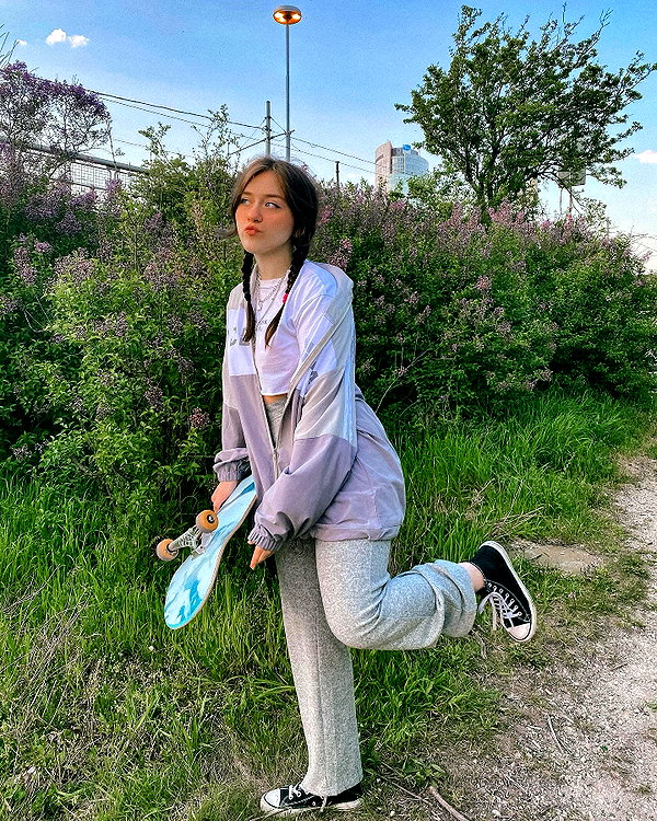 andasrose instagram image archive image