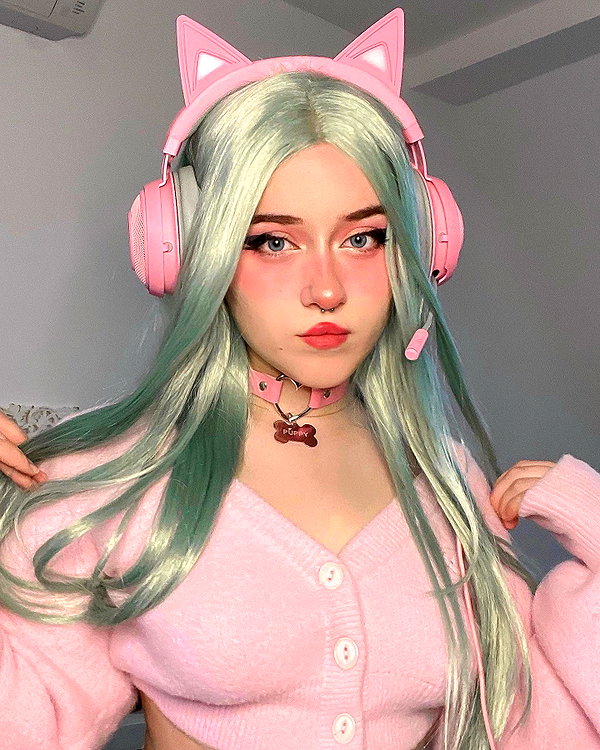 andasrose instagram image archive image