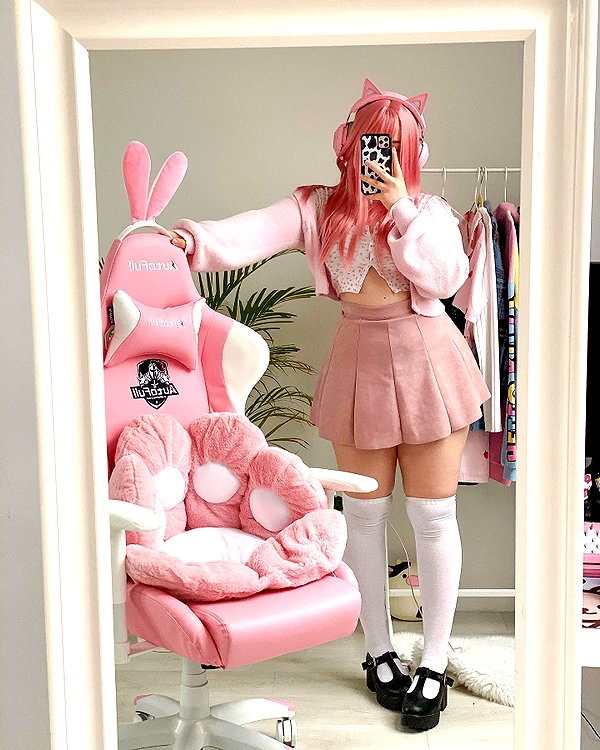 andasrose instagram image archive image