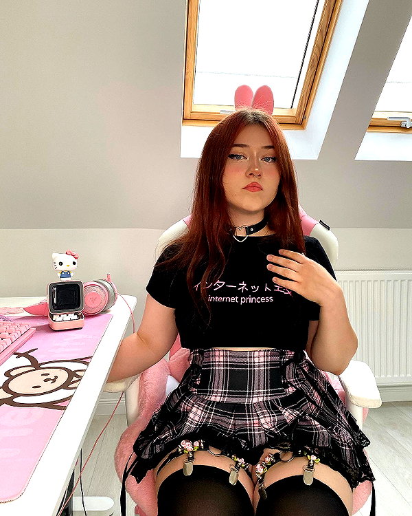 andasrose instagram image archive image