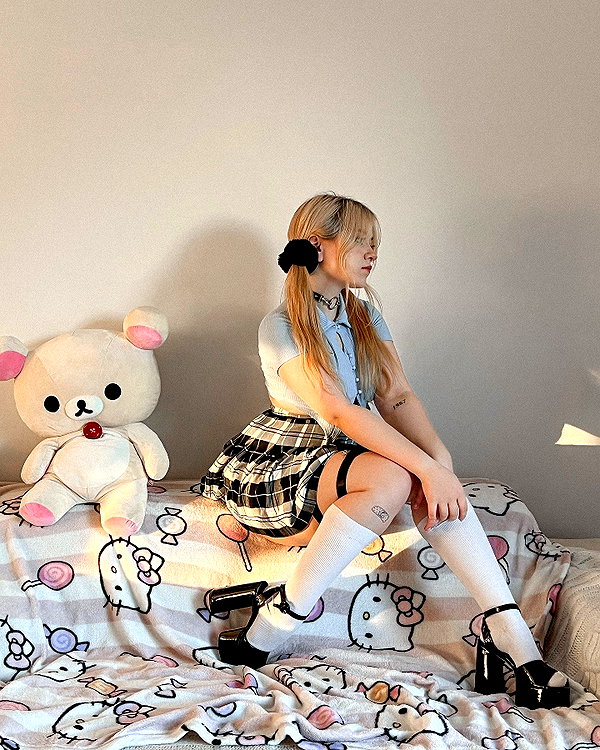 andasrose instagram image archive image