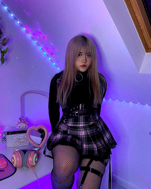 andasrose instagram image archive image