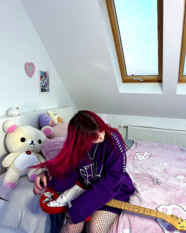 andasrose instagram image archive image