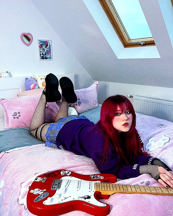 andasrose instagram image archive image