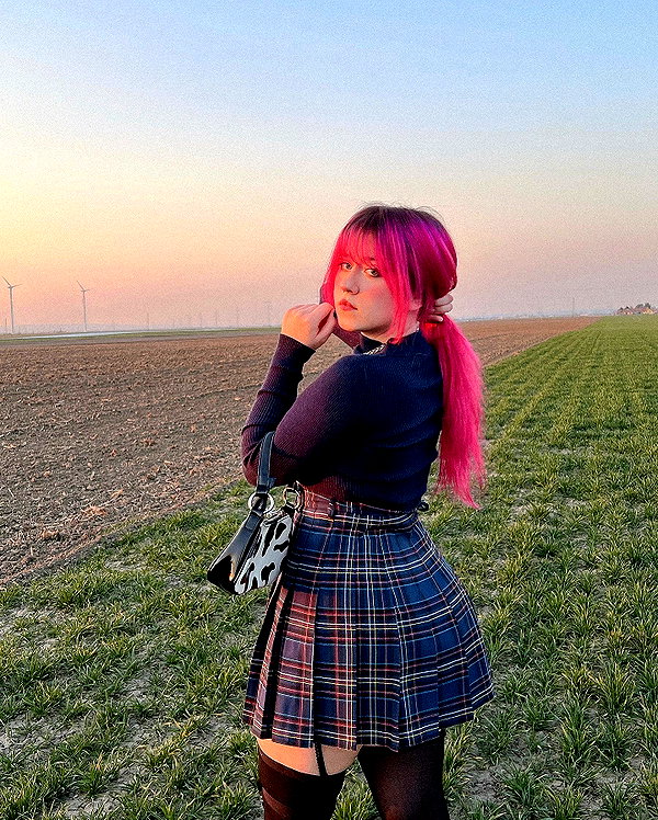 andasrose instagram image archive image