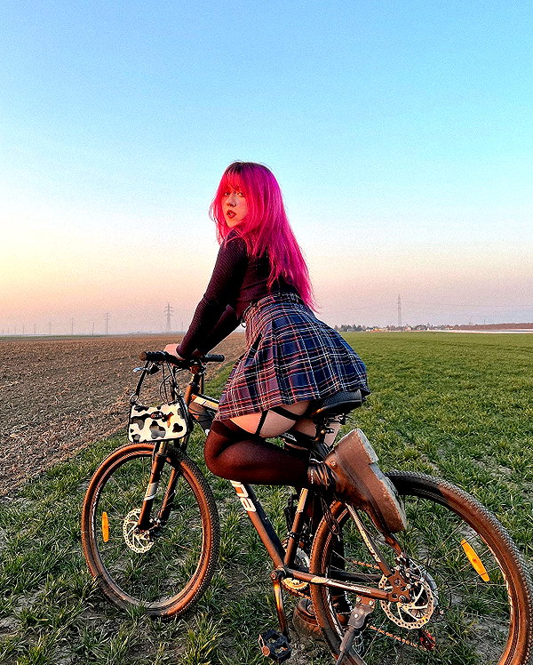 andasrose instagram image archive image