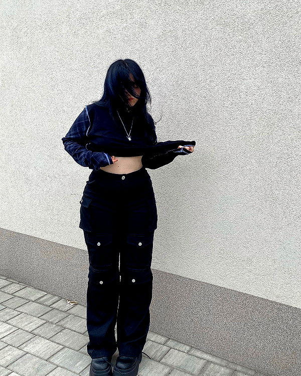 andasrose instagram image archive image