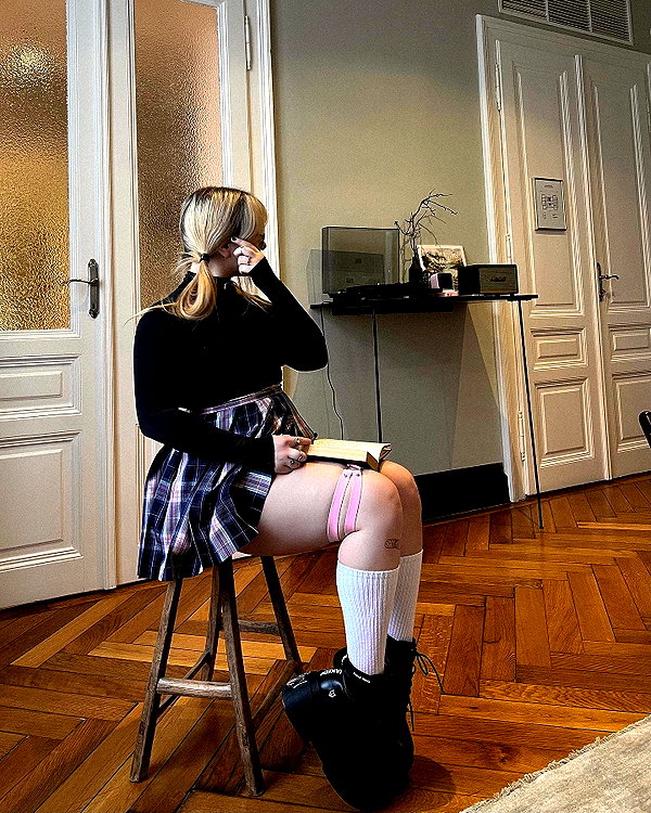 andasrose instagram image archive image