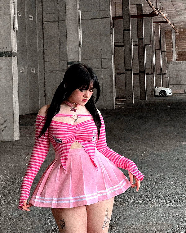 andasrose instagram image archive image