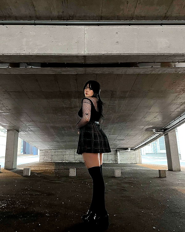 andasrose instagram image archive image