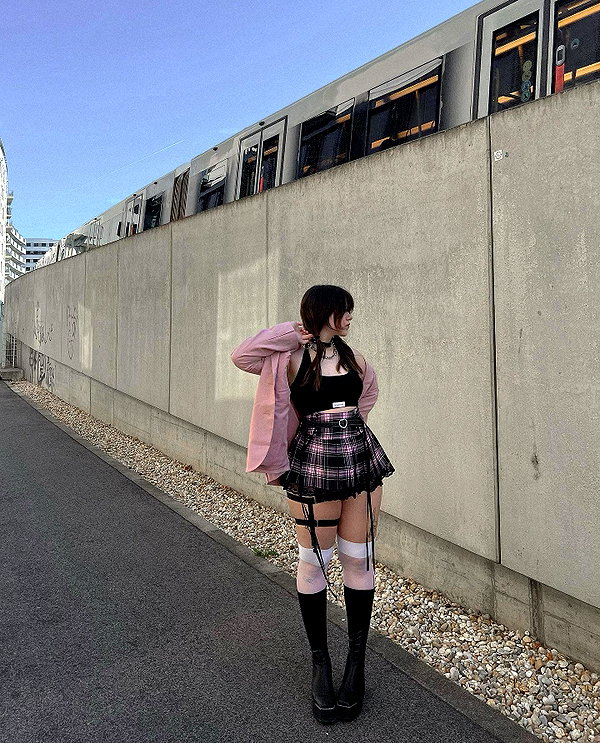 andasrose instagram image archive image