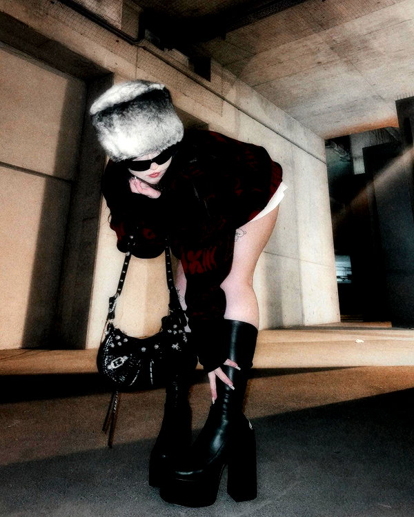 andasrose instagram image archive image