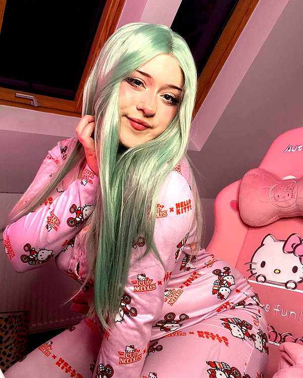 andasrose instagram image archive image