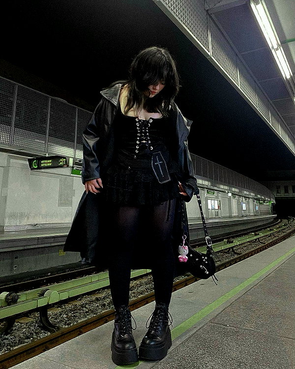 andasrose instagram image archive image