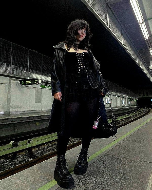 andasrose instagram image archive image