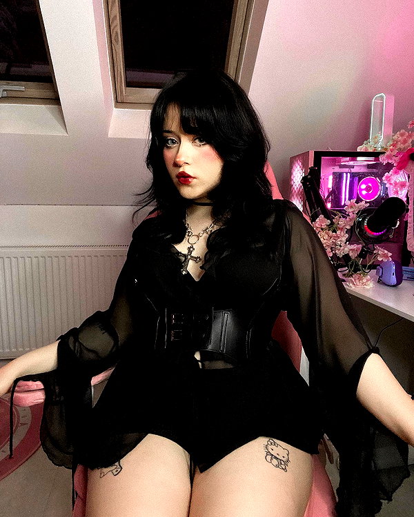 andasrose instagram image archive image