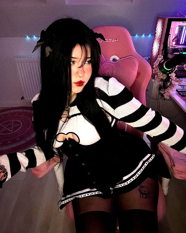 andasrose instagram image archive image