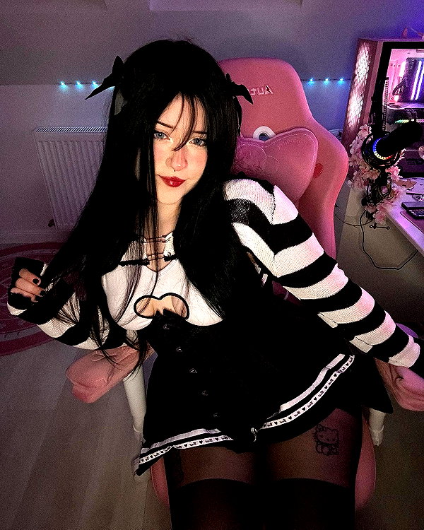 andasrose instagram image archive image