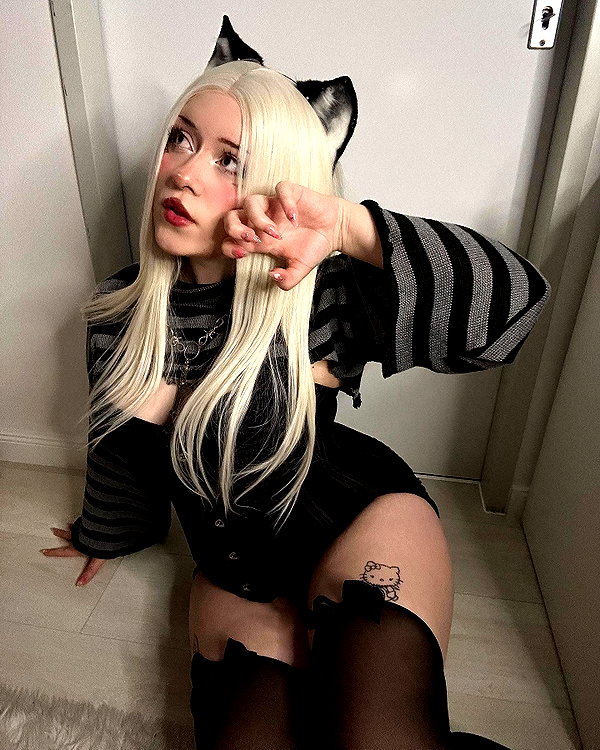 andasrose instagram image archive image