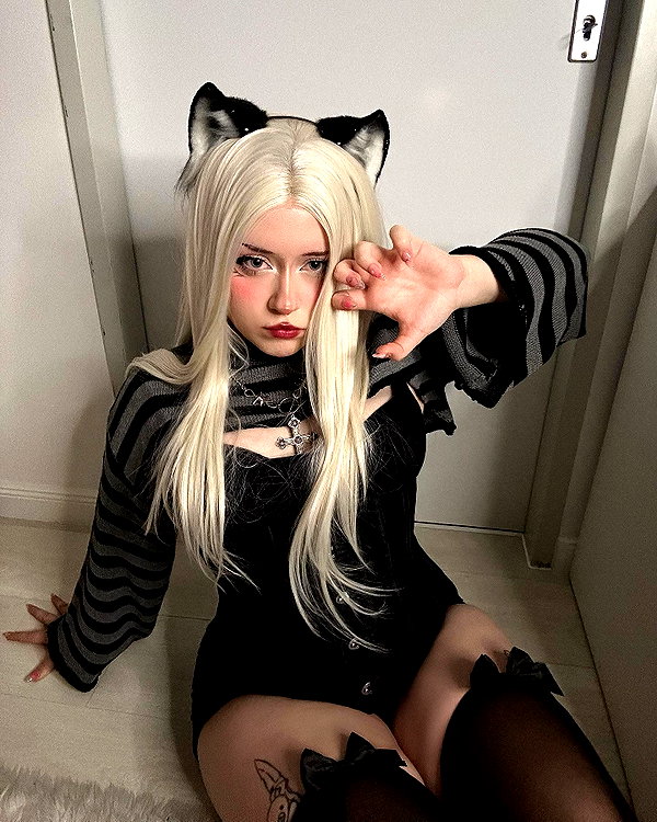 andasrose instagram image archive image