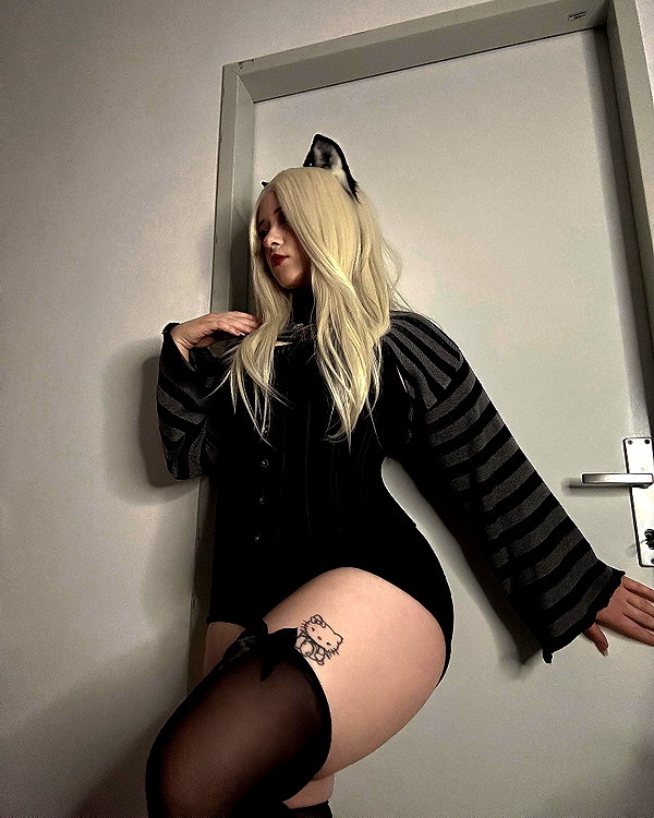 andasrose instagram image archive image