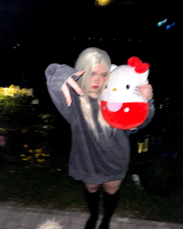 andasrose instagram image archive image