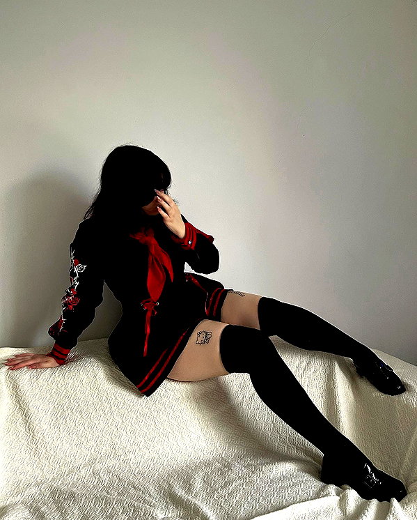 andasrose instagram image archive image