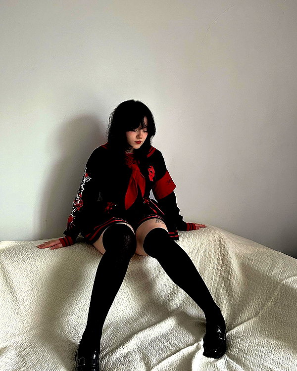 andasrose instagram image archive image