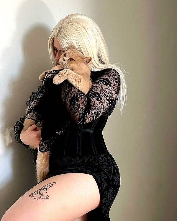 andasrose instagram image archive image