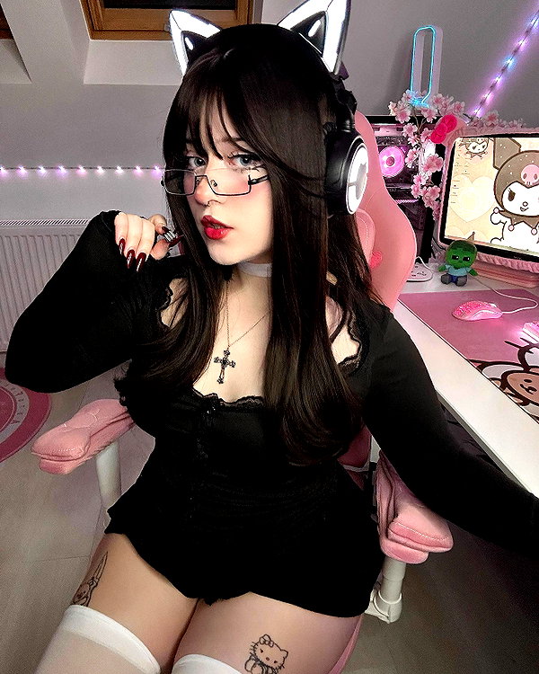 andasrose instagram image archive image