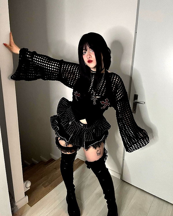 andasrose instagram image archive image