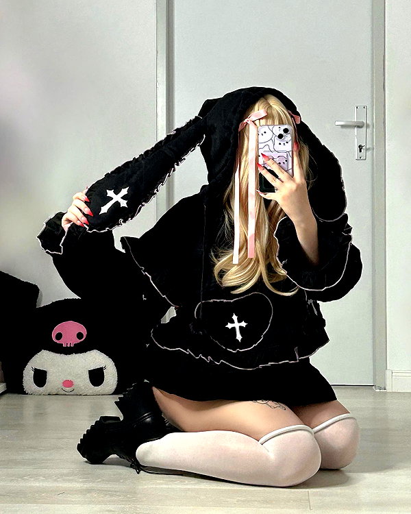 andasrose instagram image archive image