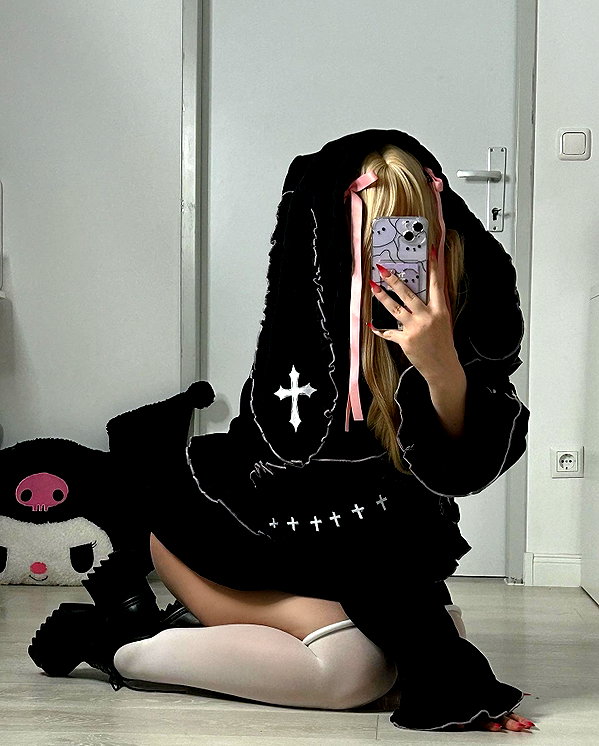 andasrose instagram image archive image