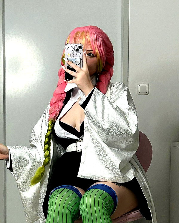 andasrose instagram image archive image