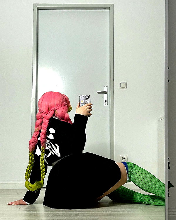 andasrose instagram image archive image