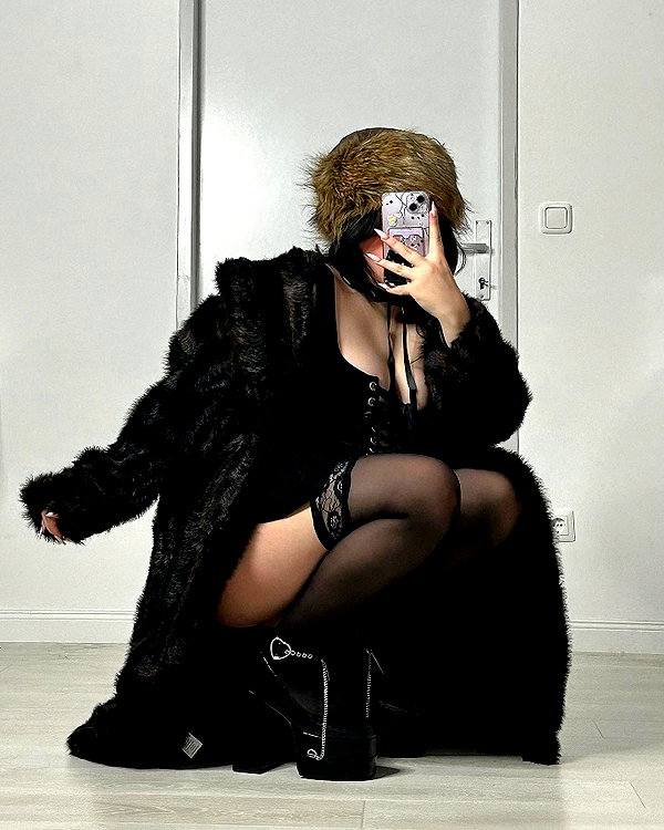 andasrose instagram image archive image