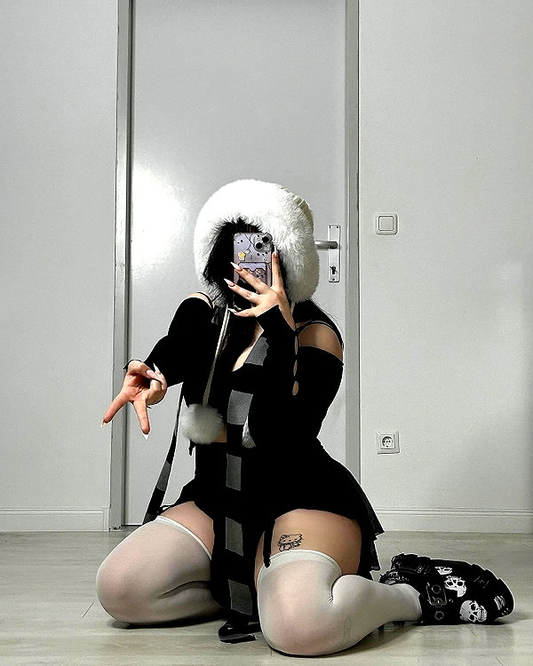 andasrose instagram image archive image